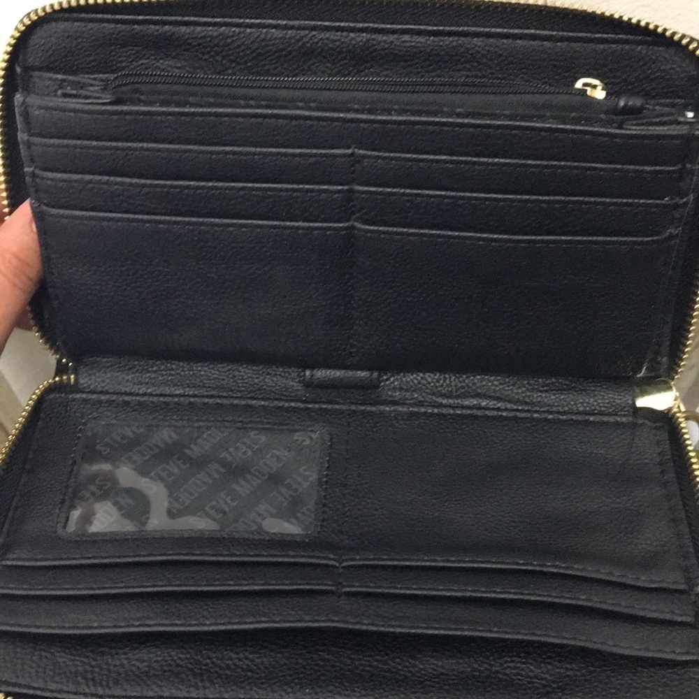 Steve Madden women’s black and gold wallet​ - Picture 4 of 11